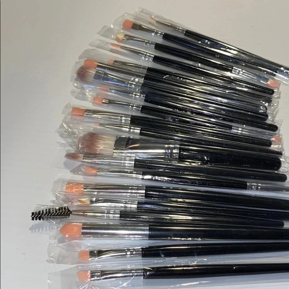 20 NEW MAKEUP BRUSHES GIFT BLACK SILVER GIFT BACHELORETTE BRIDE WEDDING - Picture 5 of 5